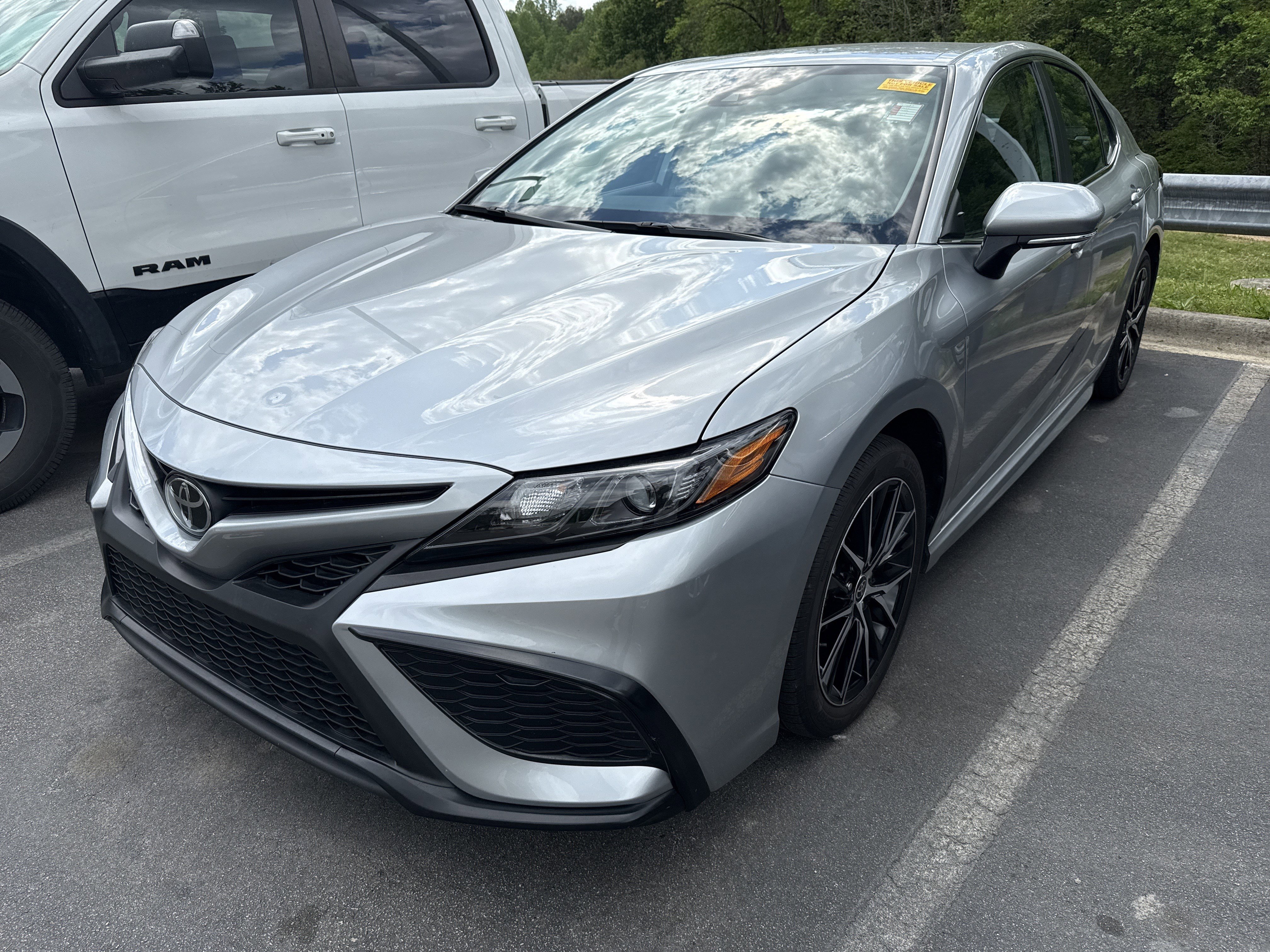 Used 2023 Toyota Camry SE w/ Convenience Package image 40