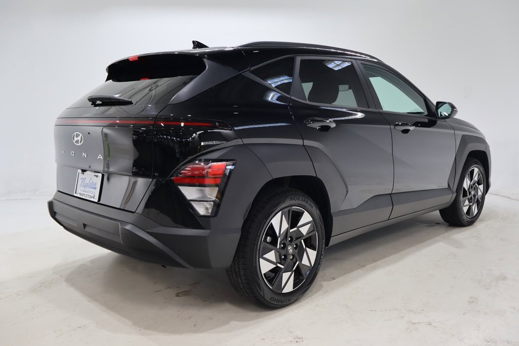 Used 2024 Hyundai Kona SEL w/ Convenience Package FWD image 7
