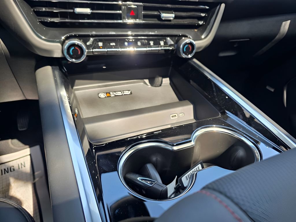 New 2026 Chevrolet Suburban RST image 31