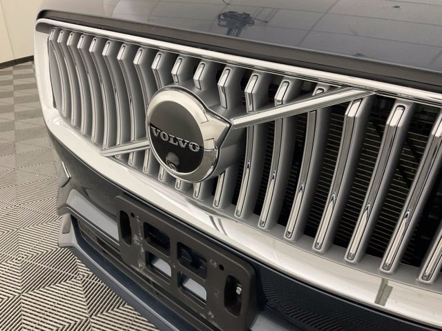 Certified 2025 Volvo XC90 B6 Plus w/ Protection Package Premier AWD/4WD image 8