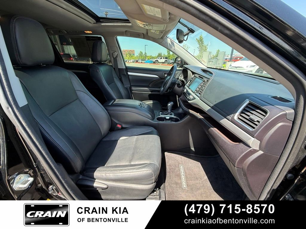 Used 2016 Toyota Highlander XLE FWD image 34