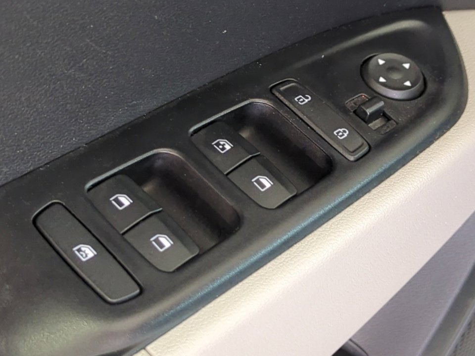 Used 2023 Hyundai Venue SEL image 35