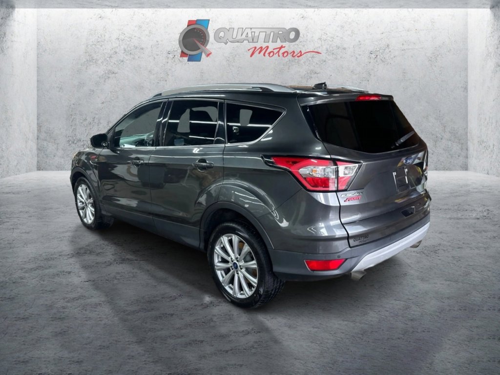Used 2017 Ford Escape Titanium image 3