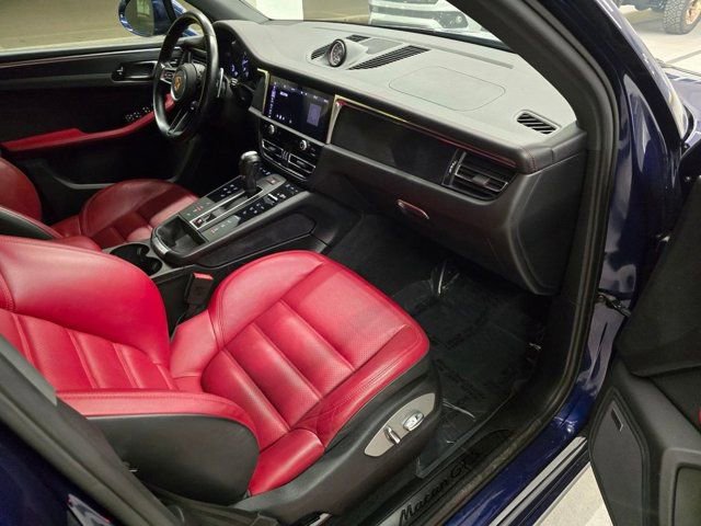 Used 2022 Porsche Macan GTS w/ Sport Chrono Package image 31