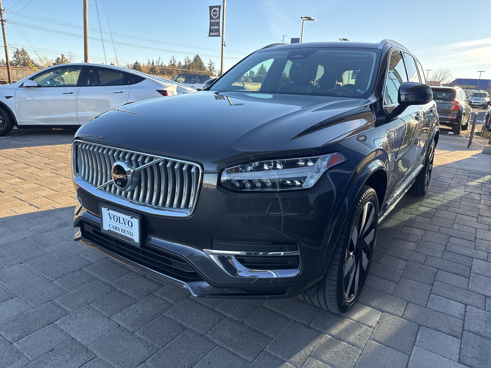 Used 2023 Volvo XC90 T8 Ultimate image 3