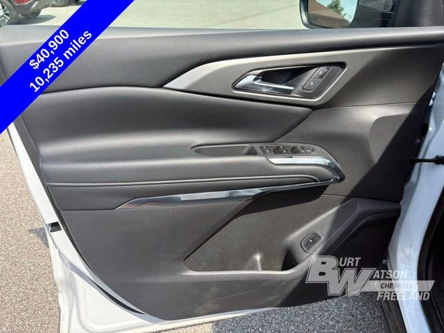 Used 2025 Chevrolet Traverse LT w/ Driver Confidence Package AWD/4WD image 11