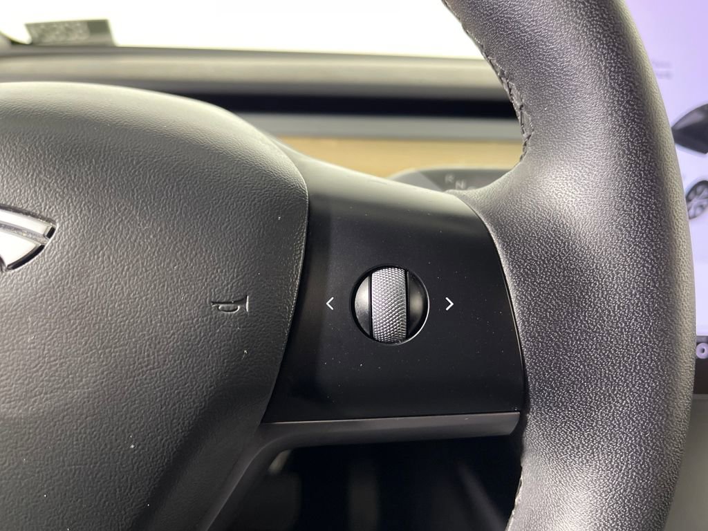 Used 2021 Tesla Model Y Long Range image 27