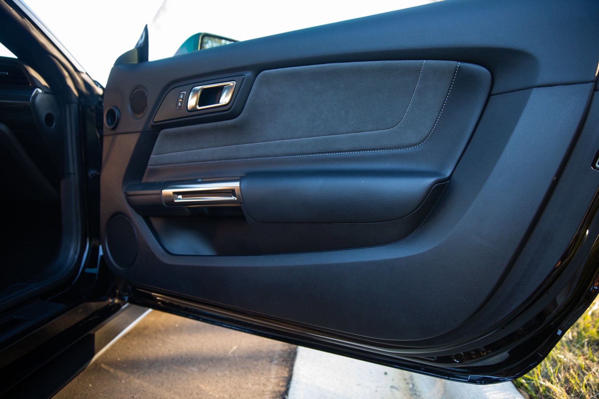 Used 2019 Ford Mustang Shelby GT350 w/ Technology Package image 47