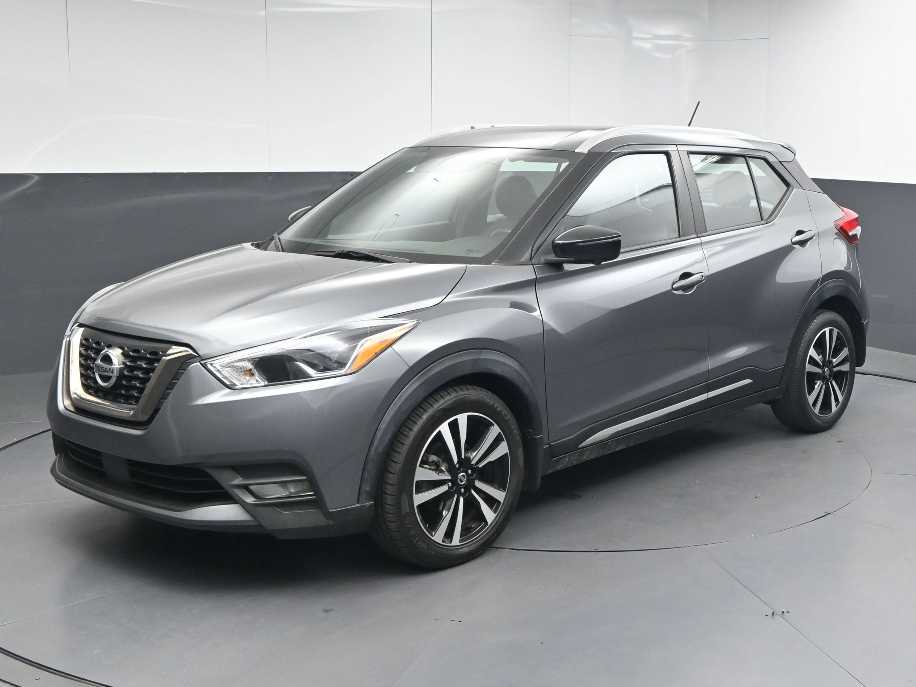 Used 2020 Nissan Kicks SR w/ SR Premium Package image 4