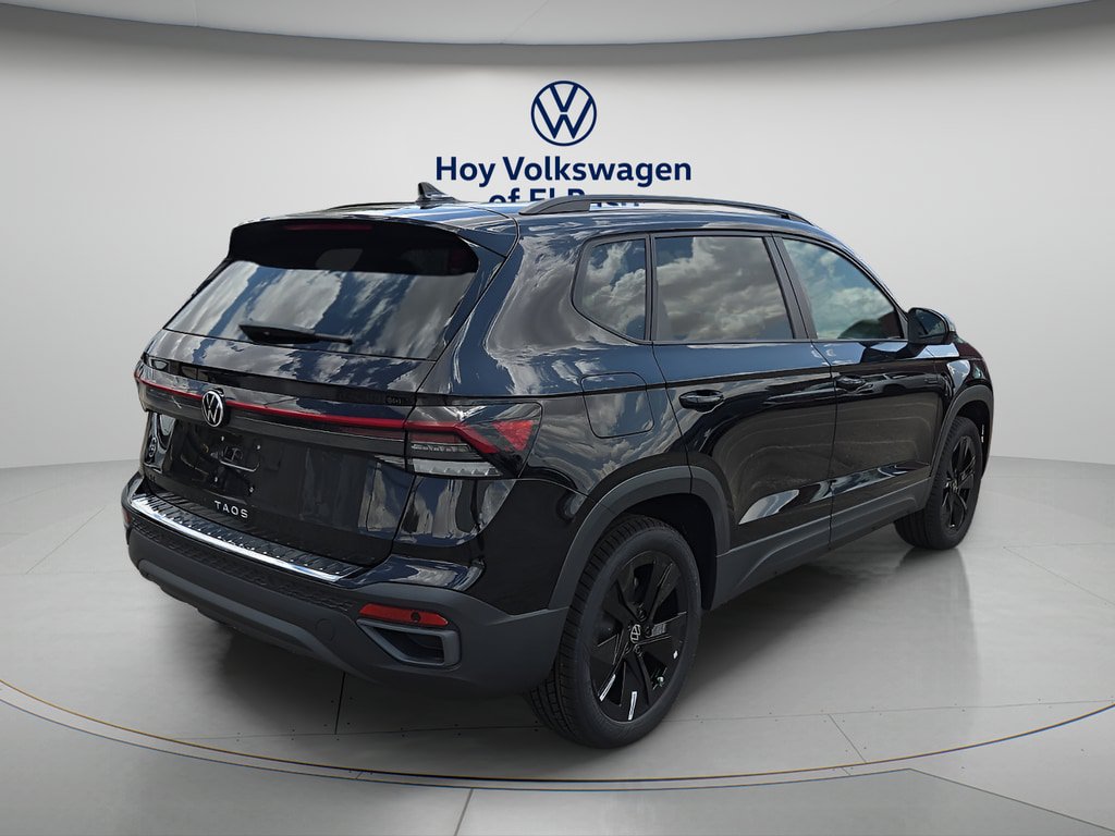 New 2026 Volkswagen Taos SE FWD image 3