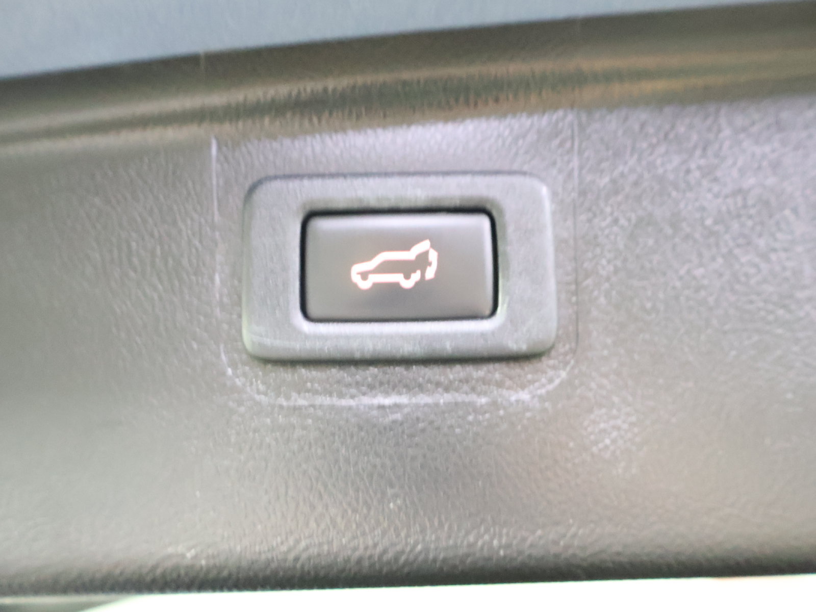Used 2018 Subaru Outback 3.6R Limited AWD/4WD image 11