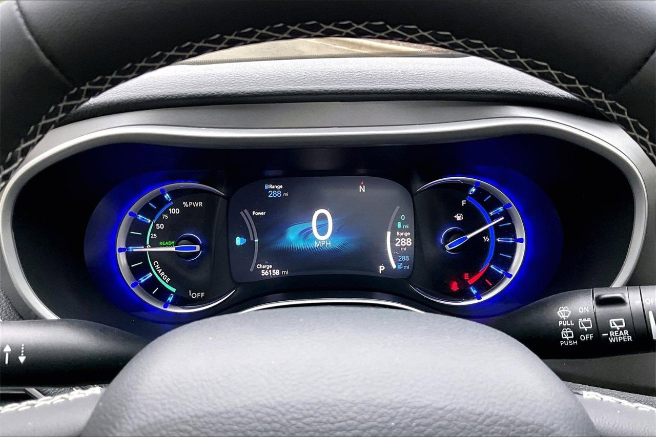 Certified 2024 Chrysler Pacifica Select image 10