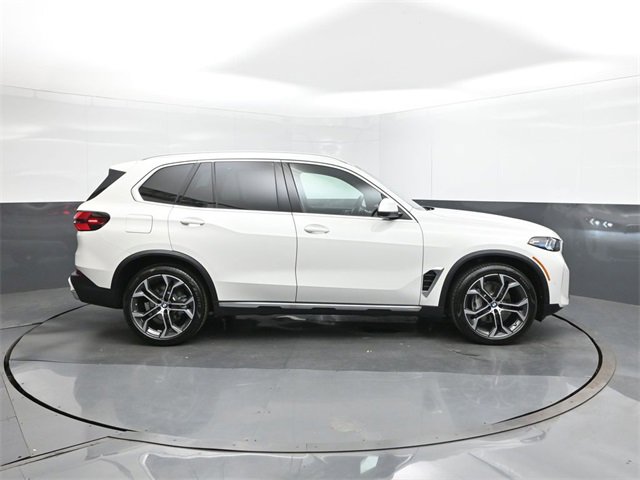Used 2026 BMW X5 xDrive40i w/ Climate Comfort Package image 26