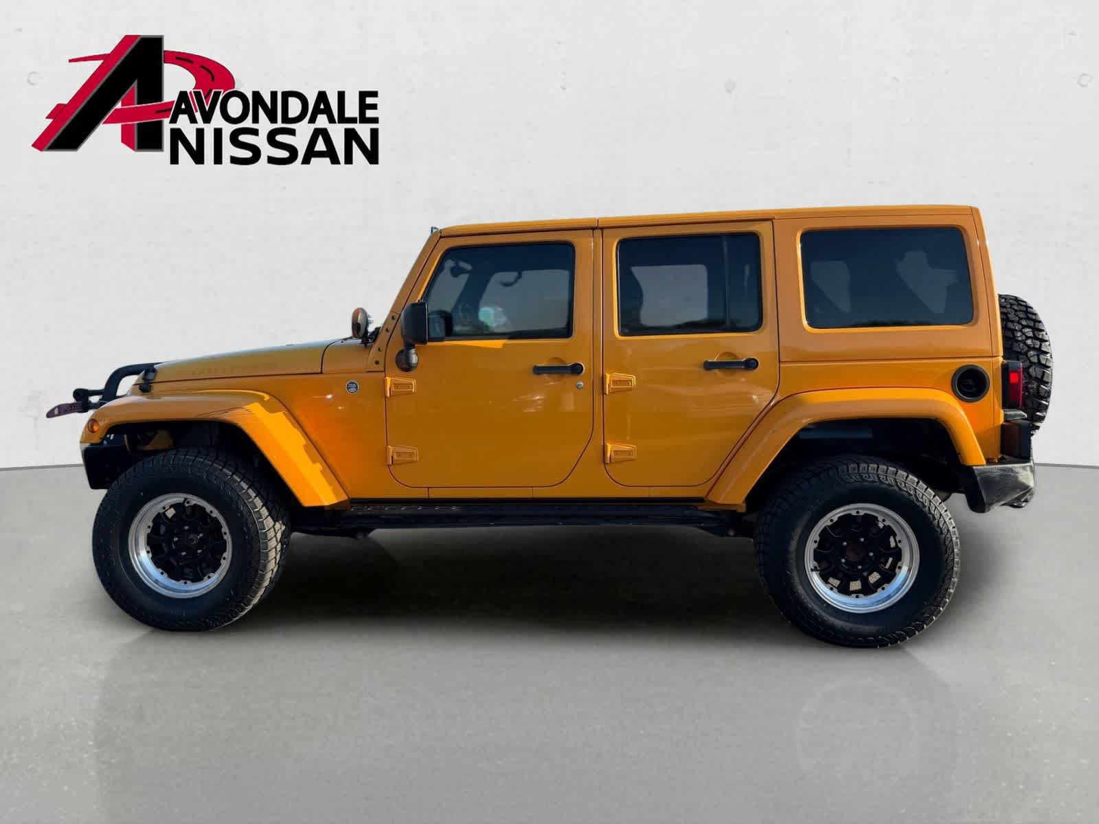 Used 2012 Jeep Wrangler Unlimited Rubicon w/ Connectivity Group AWD/4WD image 3