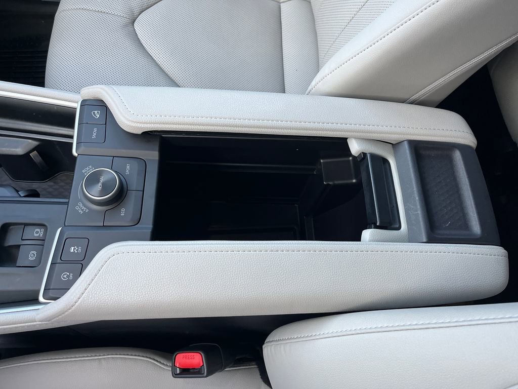 Certified 2025 Toyota Grand Highlander Platinum image 25