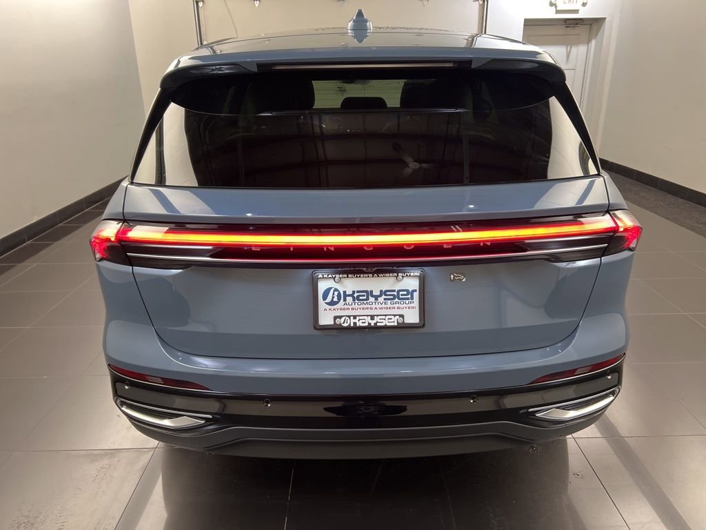 Used 2026 Lincoln Nautilus Premier image 5