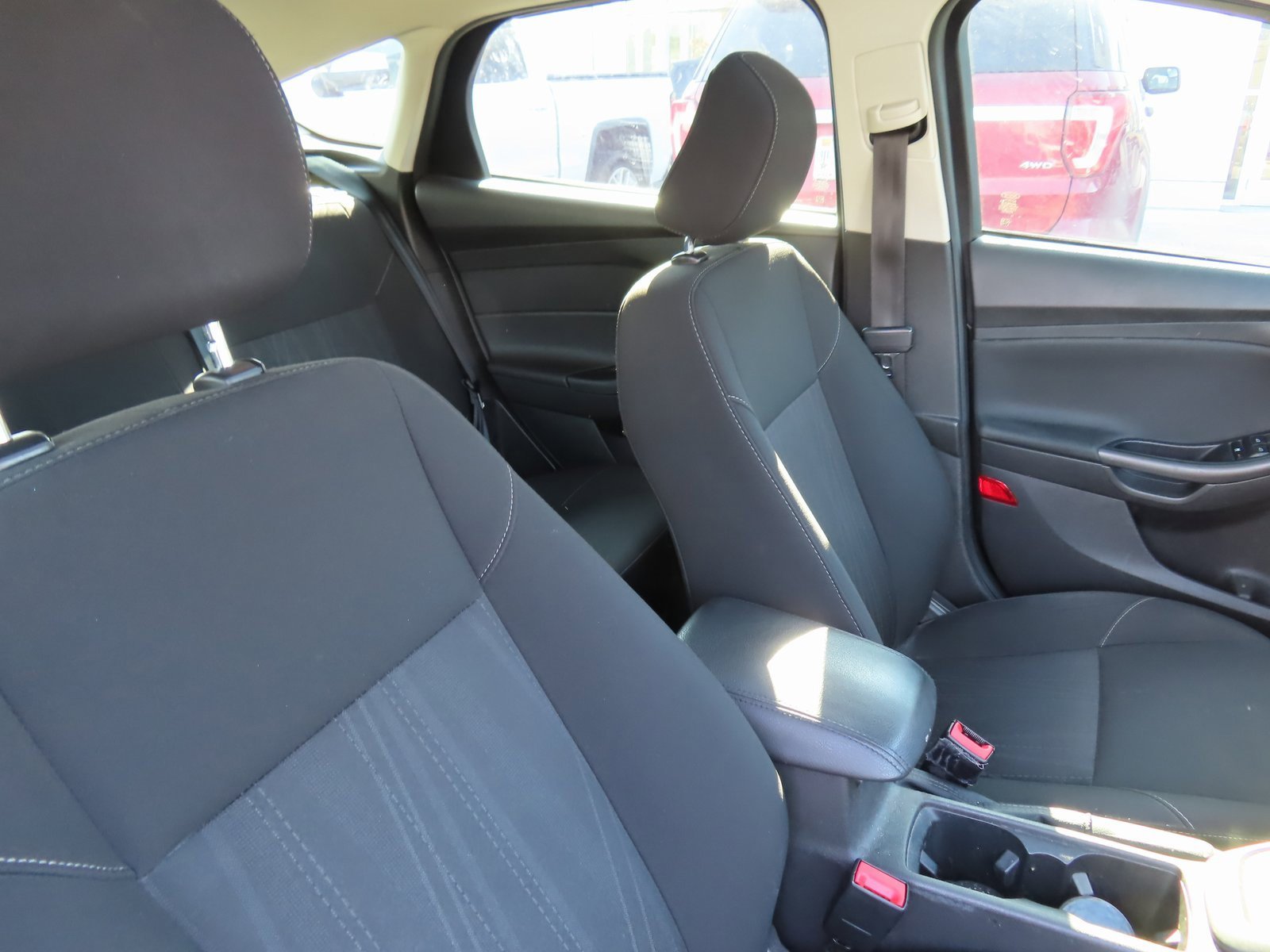 Used 2017 Ford Focus SEL image 25