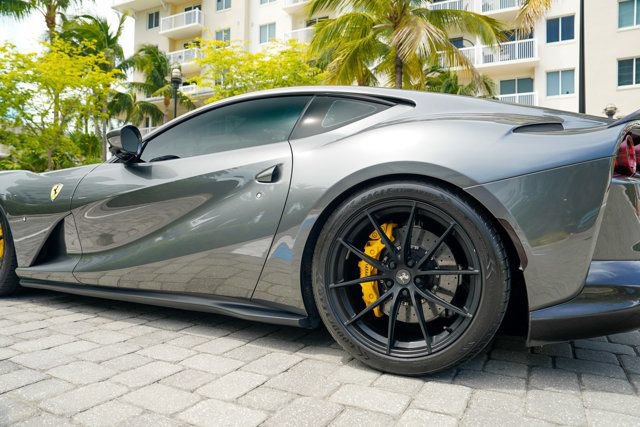 Used 2020 Ferrari 812 Superfast RWD image 19