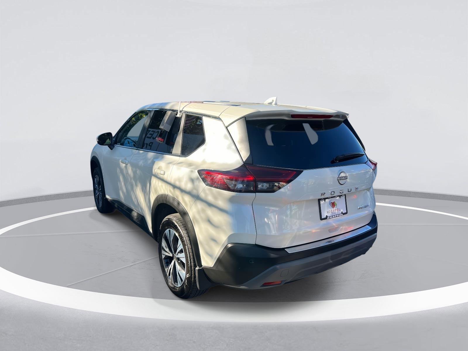 Used 2023 Nissan Rogue SV image 7