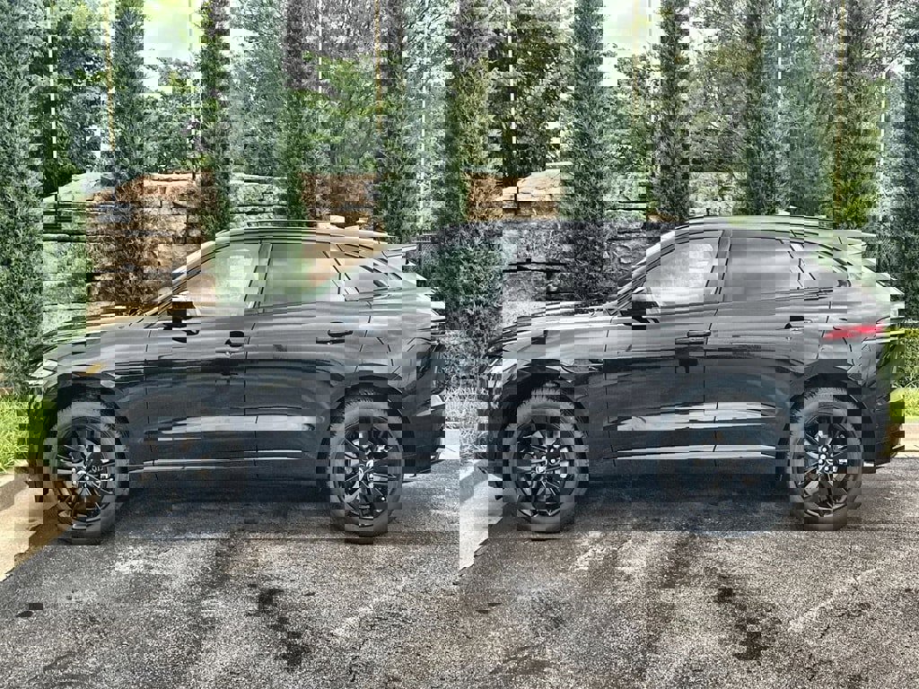 New 2026 Jaguar F-PACE R-Dynamic S image 2
