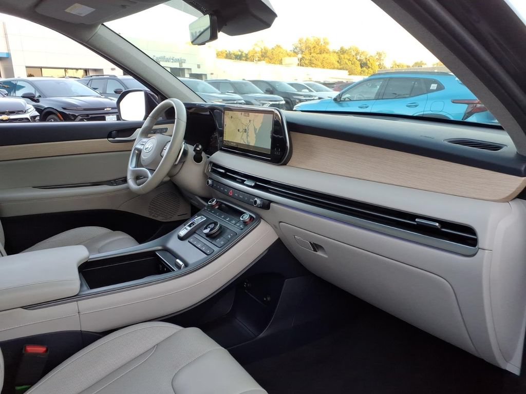 Used 2024 Hyundai Palisade Limited FWD image 23