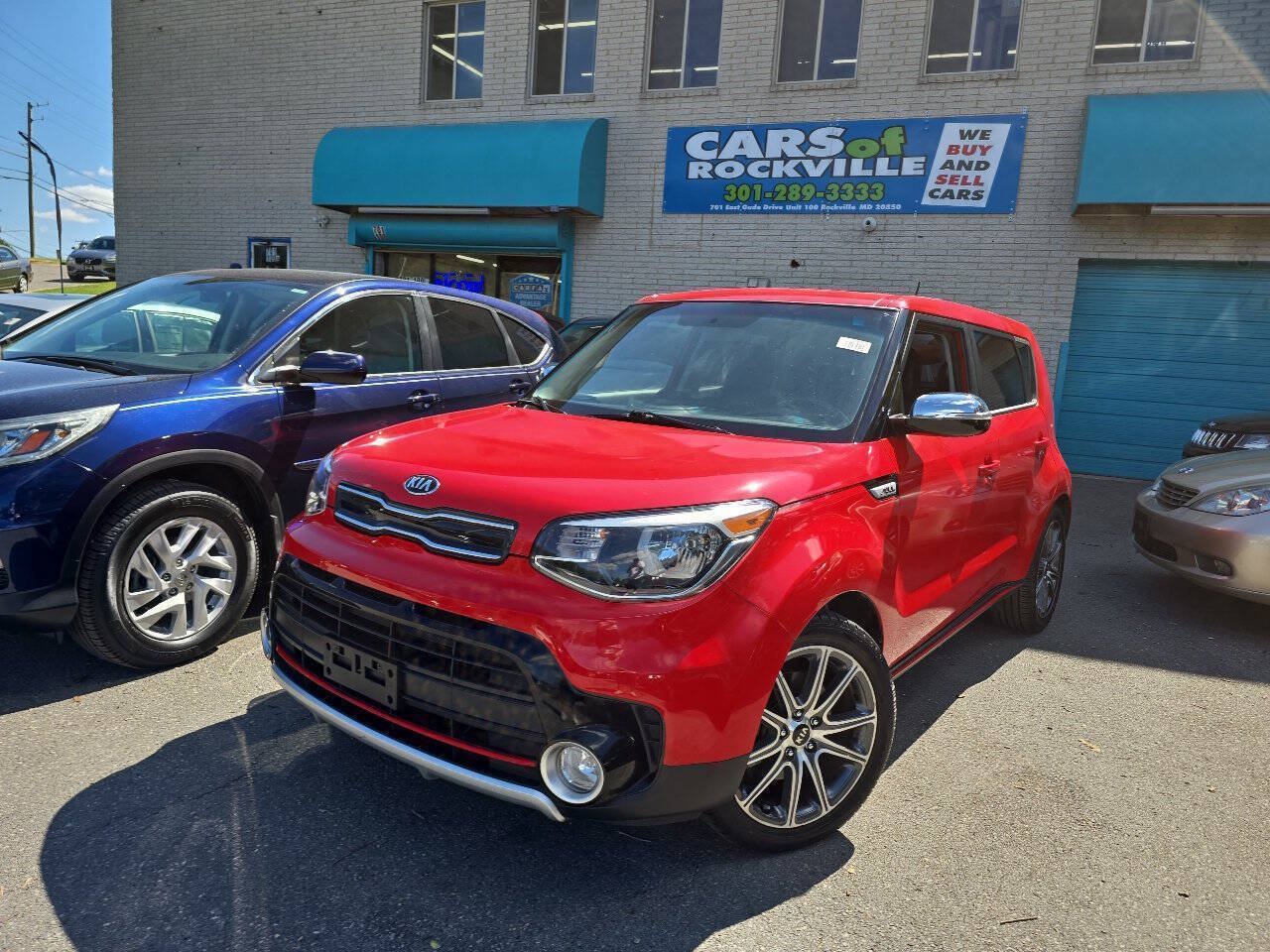 Used 2017 Kia Soul ! FWD image 2