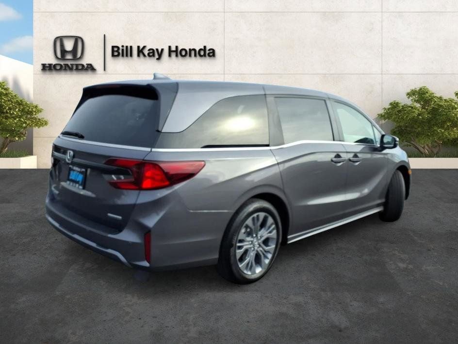 Used 2026 Honda Odyssey Touring image 4