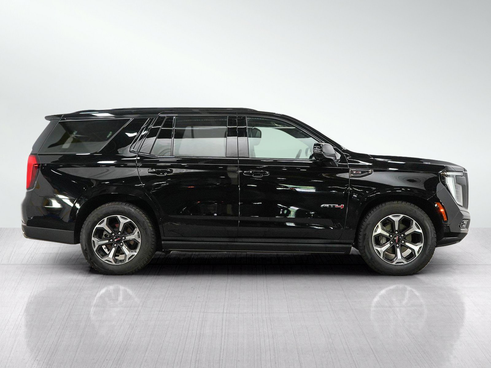Used 2025 GMC Yukon AT4 Ultimate AWD/4WD image 6