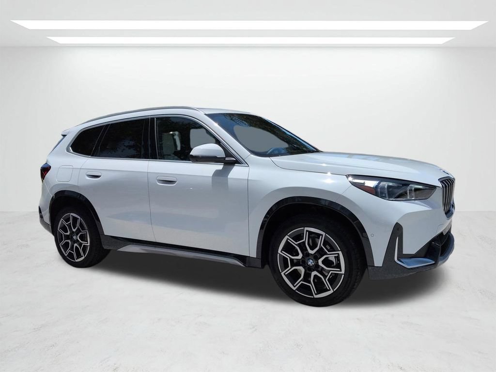 New 2026 BMW X1 xDrive28i w/ Technology Package AWD/4WD image 2