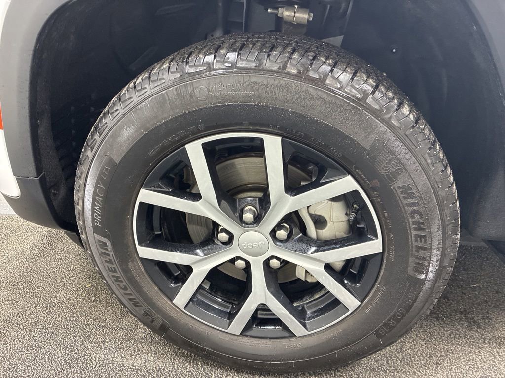 Used 2025 Jeep Grand Cherokee Limited image 9