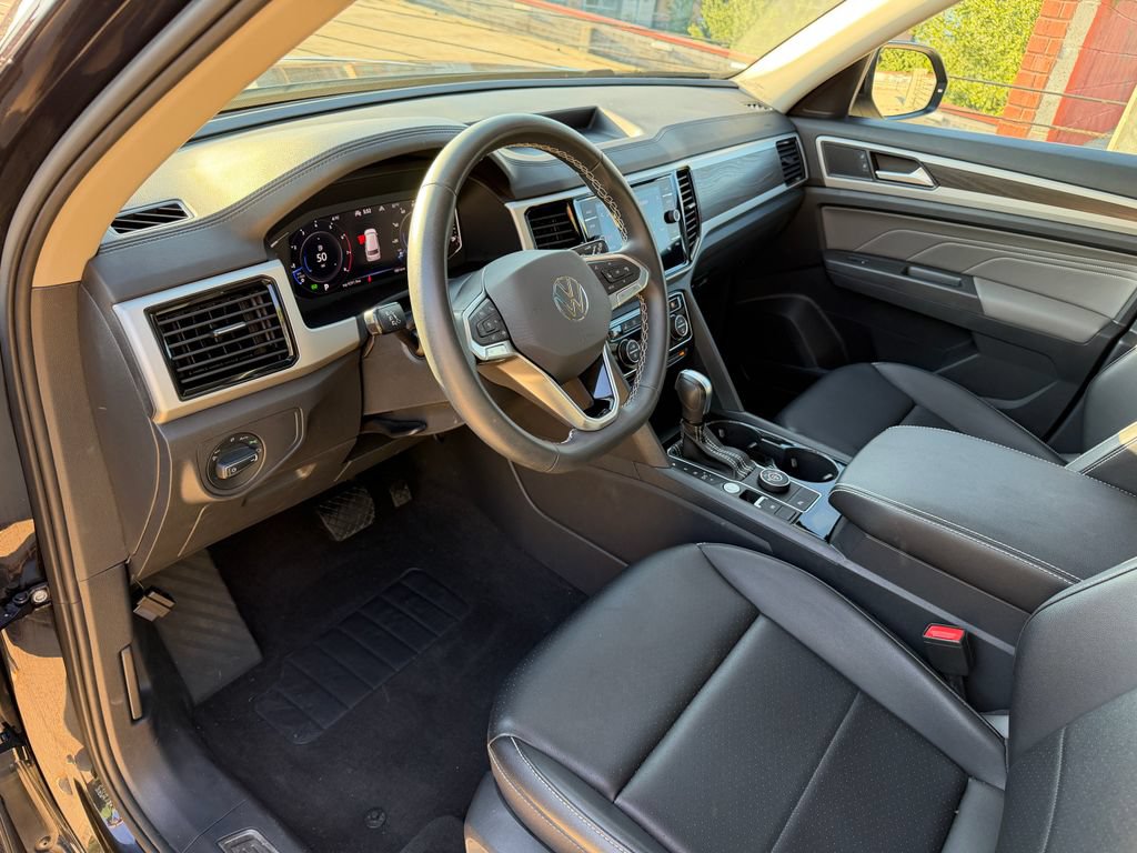 Certified 2023 Volkswagen Atlas SE w/ Panoramic Sunroof Package AWD/4WD image 8