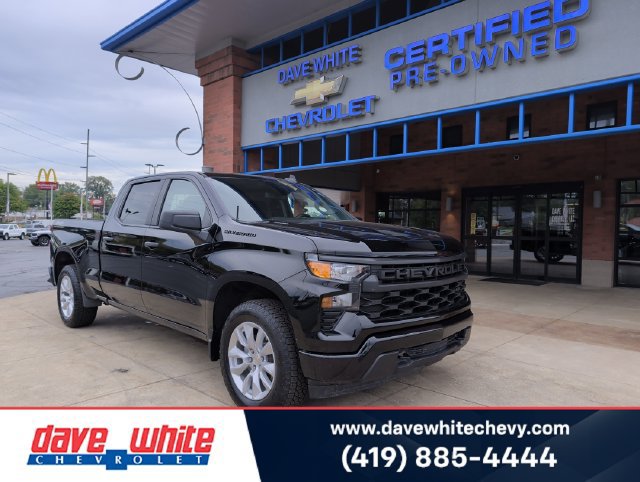 Used 2025 Chevrolet Silverado 1500 Custom w/ LPO, Dark Essentials Package AWD/4WD 360° Tour