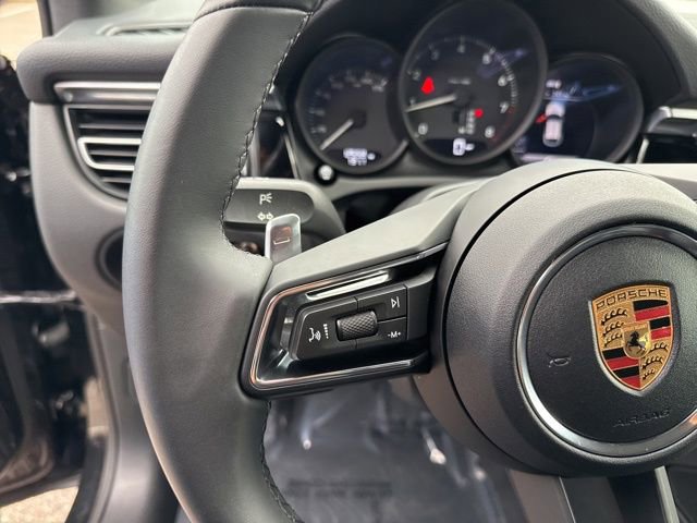 Used 2024 Porsche Macan Base image 27