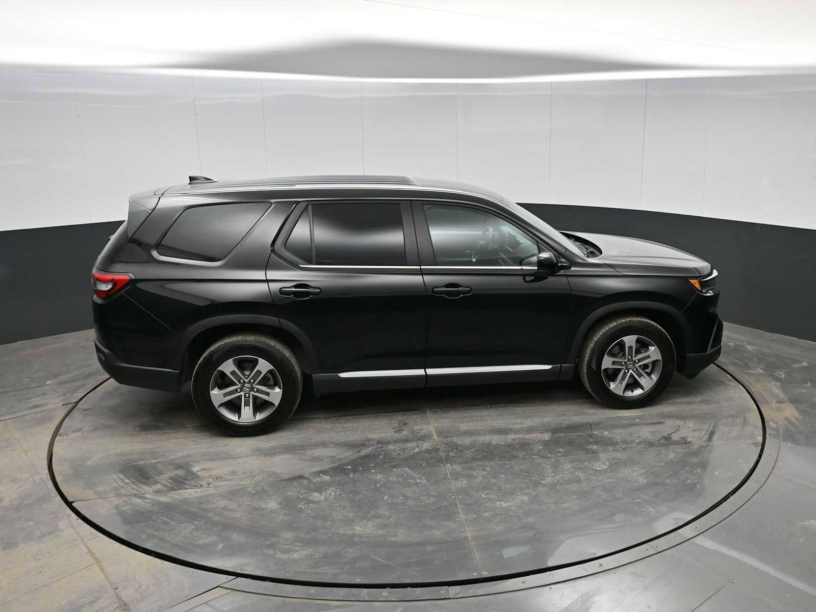 Used 2024 Honda Pilot EX-L image 29