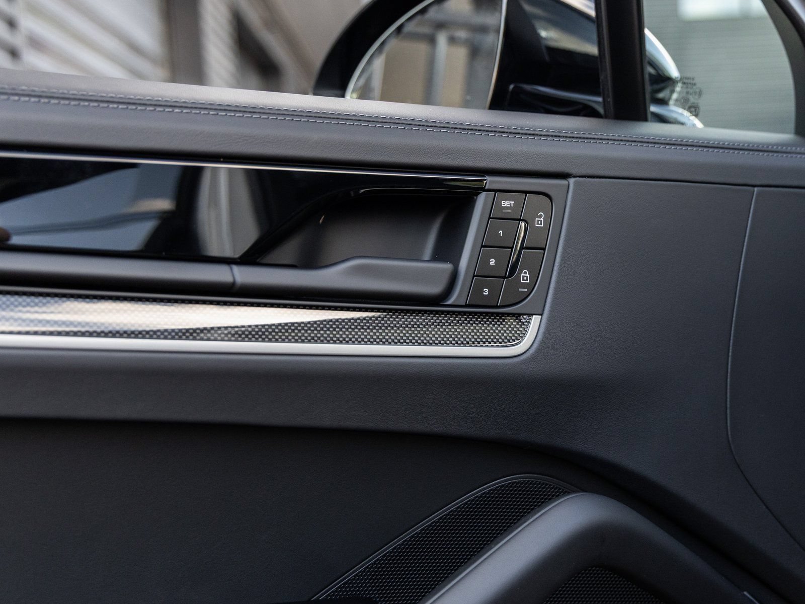 Certified 2025 Porsche Cayenne S AWD/4WD image 22