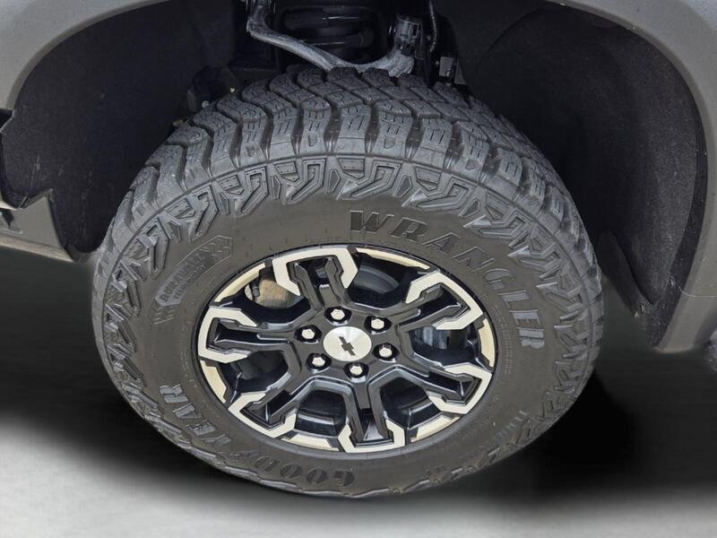 Used 2026 Chevrolet Silverado 1500 ZR2 AWD/4WD image 9