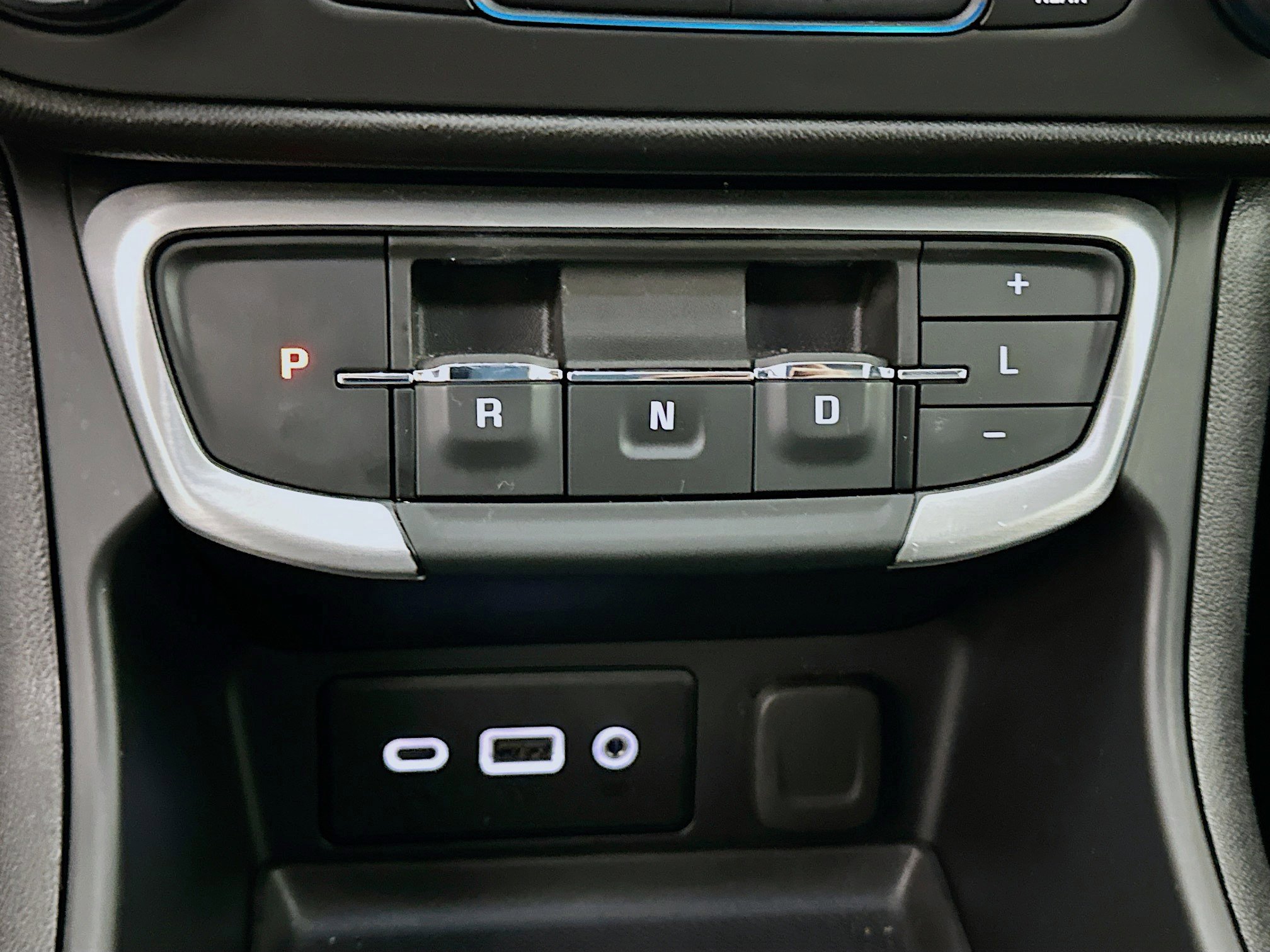 Used 2024 GMC Terrain SLE image 24