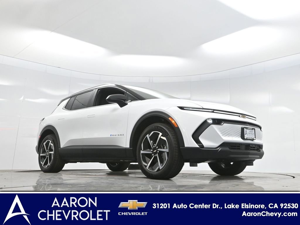 New 2026 Chevrolet Equinox EV LT image 2