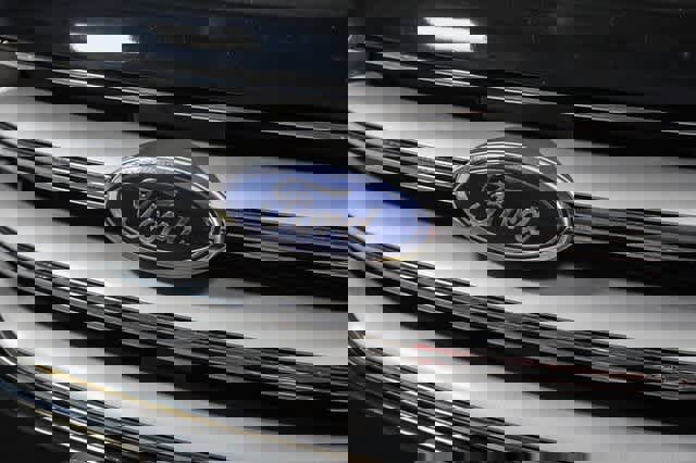 Used 2016 Ford Edge SEL w/ Equipment Group 201A image 8