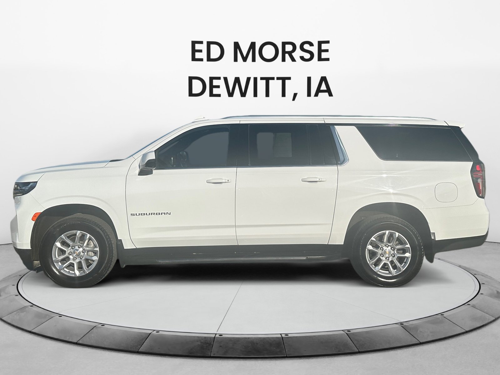 Used 2021 Chevrolet Suburban LT w/ Luxury Package image 2