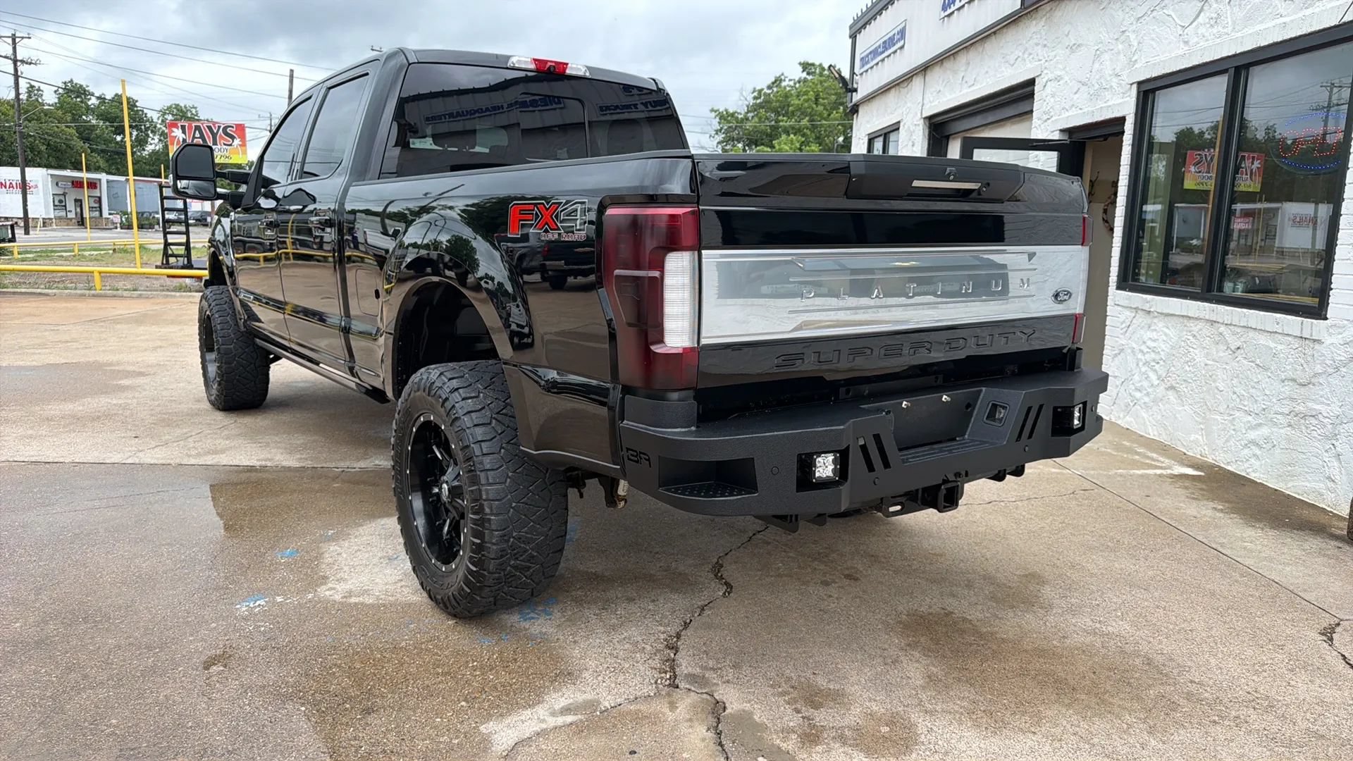 Used 2017 Ford F350 Platinum w/ Platinum Ultimate Package AWD/4WD image 2