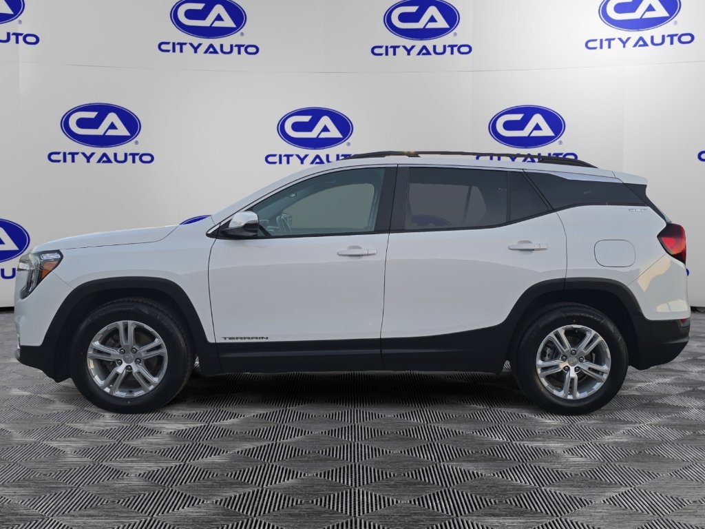 Used 2023 GMC Terrain SLE w/ Driver Convenience Package image 7