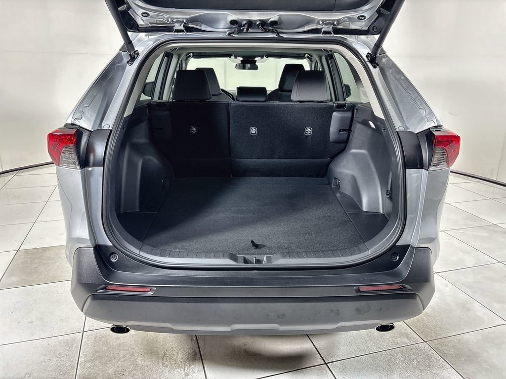 Used 2025 Toyota RAV4 XLE w/ Convenience Package FWD image 21