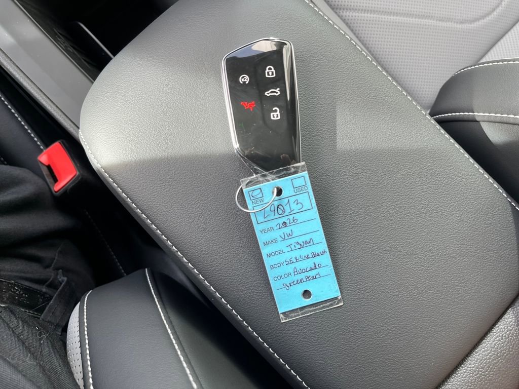 New 2026 Volkswagen Tiguan SE R-Line image 18