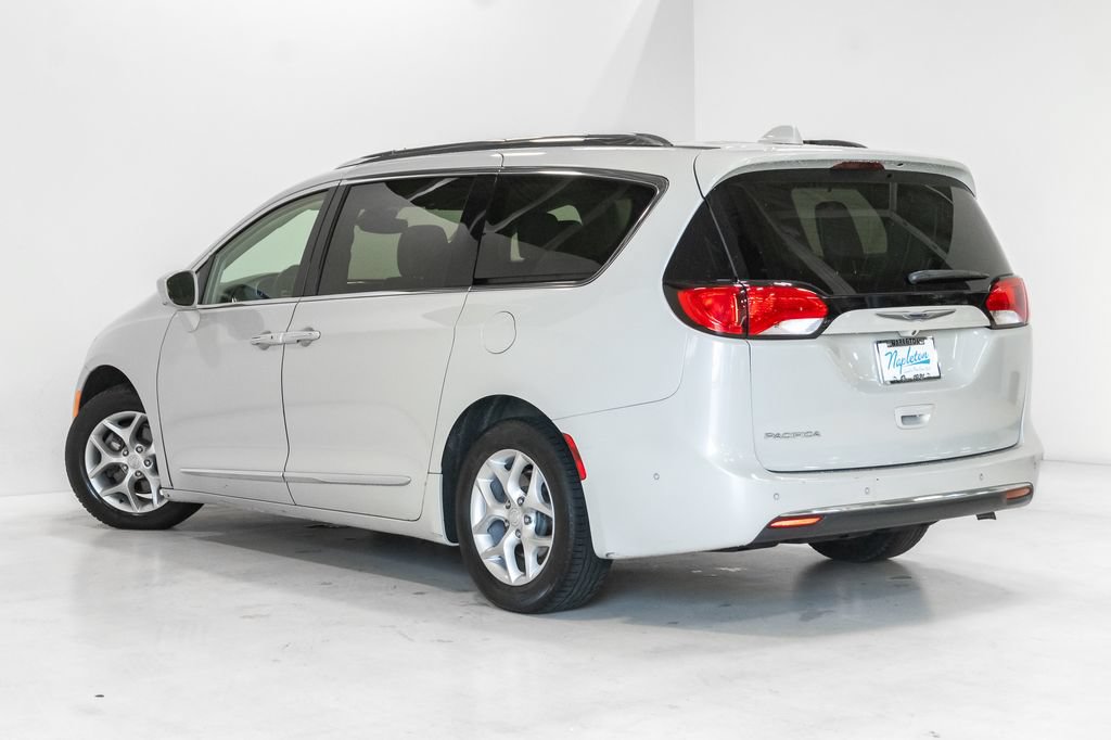 Used 2019 Chrysler Pacifica Touring-L Plus w/ Advanced Safetytec Group FWD image 30