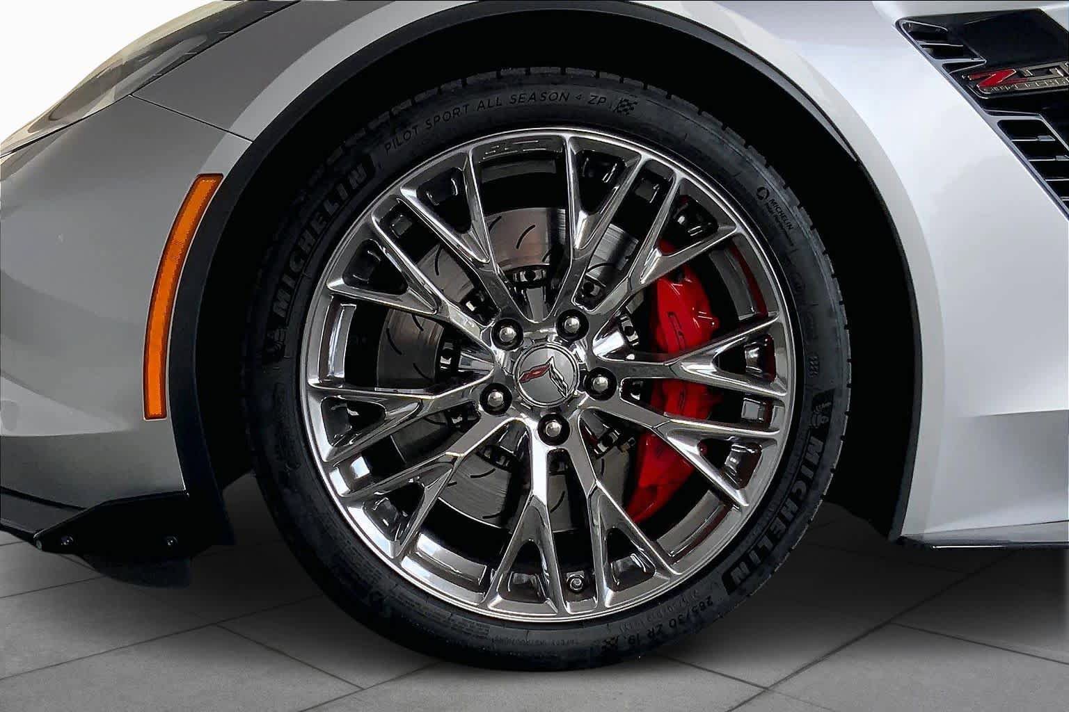 Used 2016 Chevrolet Corvette Z06 w/ 3LZ Preferred Equipment Group RWD image 11