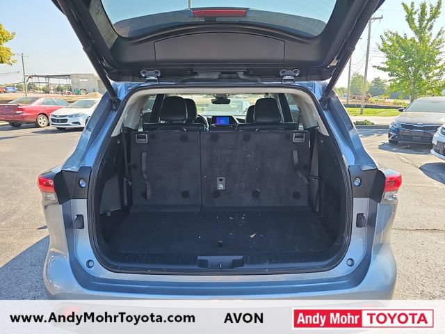 Used 2023 Toyota Highlander XLE AWD/4WD image 12