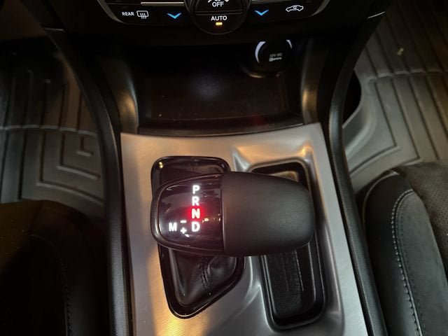Used 2022 Dodge Charger R/T w/ Plus Group RWD image 15