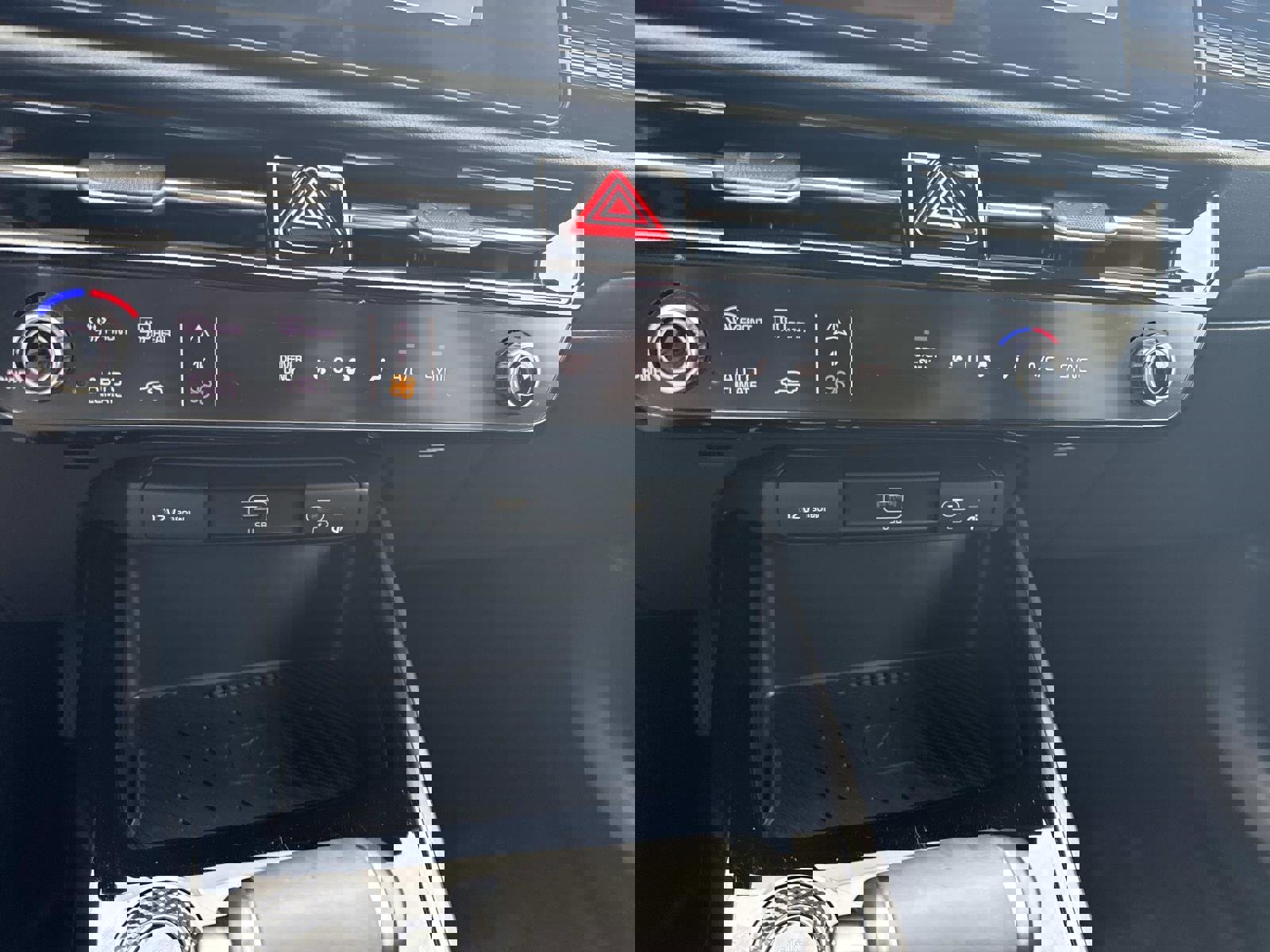 Used 2023 Kia Niro EX image 25