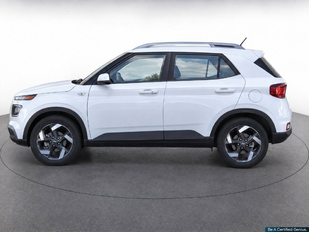 Certified 2025 Hyundai Venue SEL FWD image 10